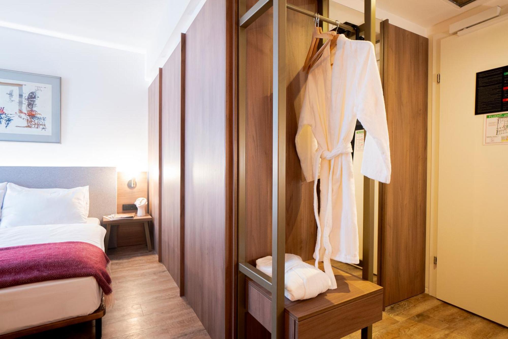 Fortyplusone Hotel, New! Soft Opening 4*