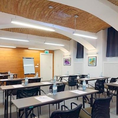 Fortyplusone Hotel, New! Soft Opening 4*